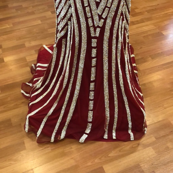 ⭐️SOLD OUT⭐️ Burgundy special occasion dress - Picture 3 of 7